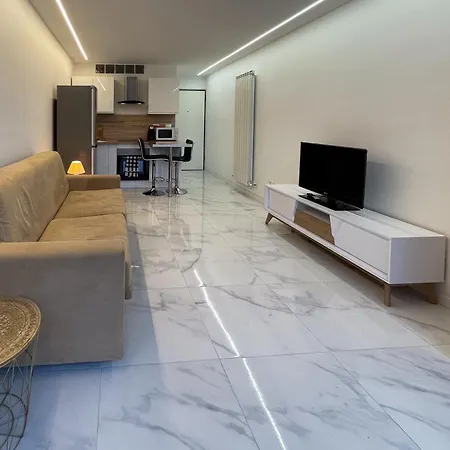 Avec Vue Montagne * Roquebrune-Cap-Martin