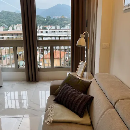 Avec Vue Montagne * 罗克布吕讷-卡普马丹